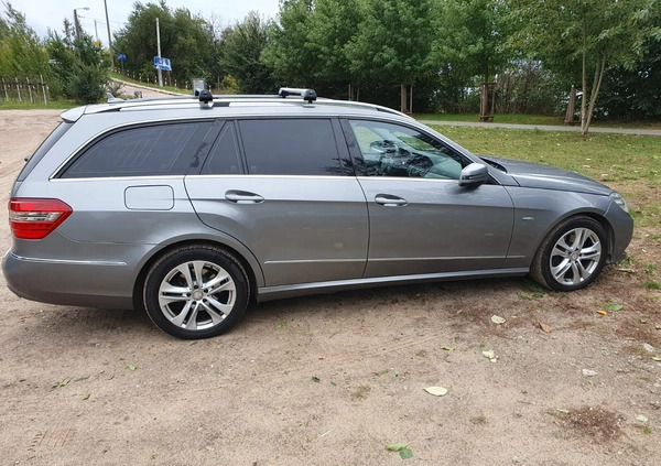 Mercedes-Benz Klasa E cena 50900 przebieg: 147212, rok produkcji 2013 z Warszawa małe 667